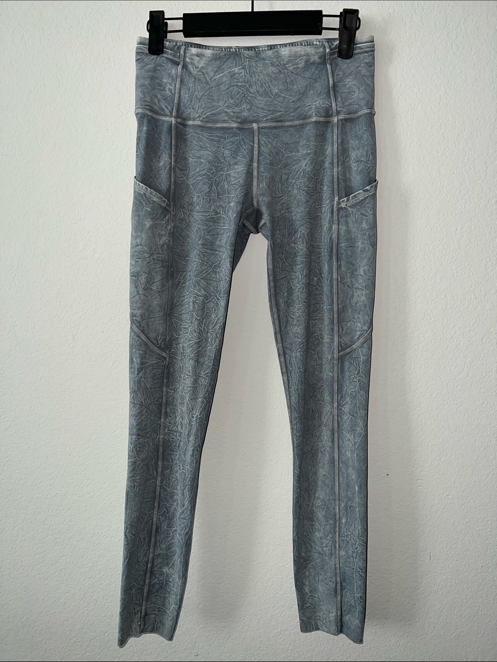 Lululemon Fast and Free High Rise
Tight 25" *Ice Dye
Ice Wash Asphalt Grey